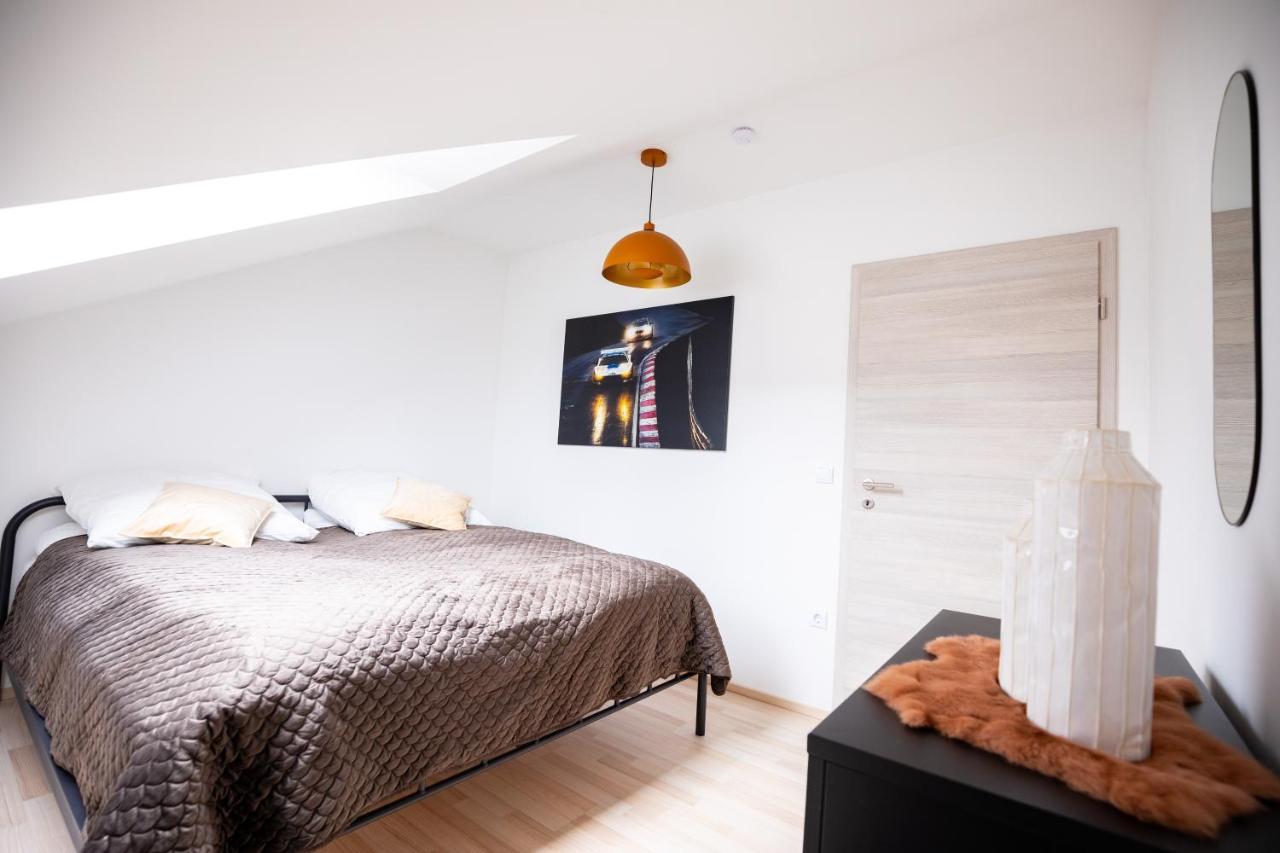 Design-Ferienwohnung In Kelberg Am Nuerburgring: Platz Fuer 6, Kueche, Wifi, Netflix Exteriér fotografie