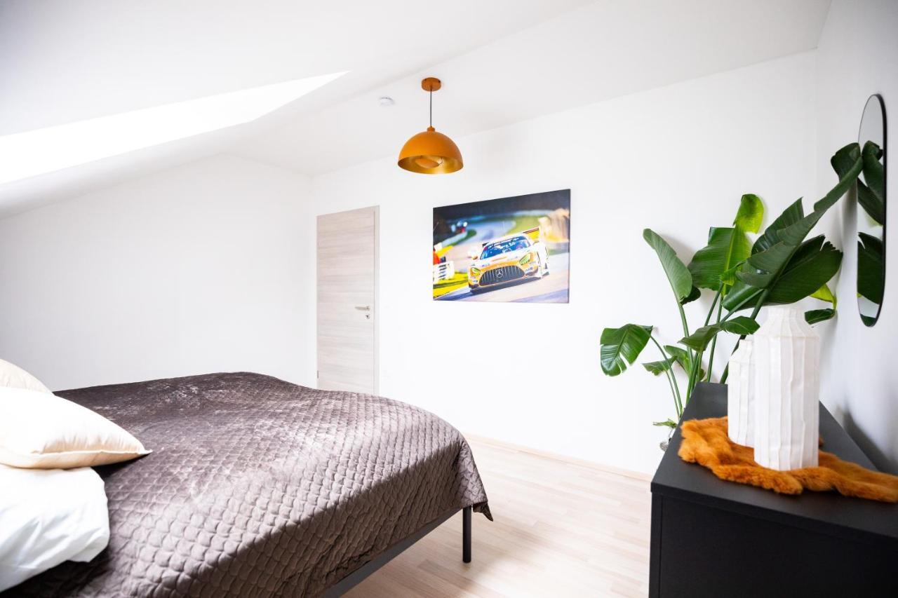 Design-Ferienwohnung In Kelberg Am Nuerburgring: Platz Fuer 6, Kueche, Wifi, Netflix Exteriér fotografie
